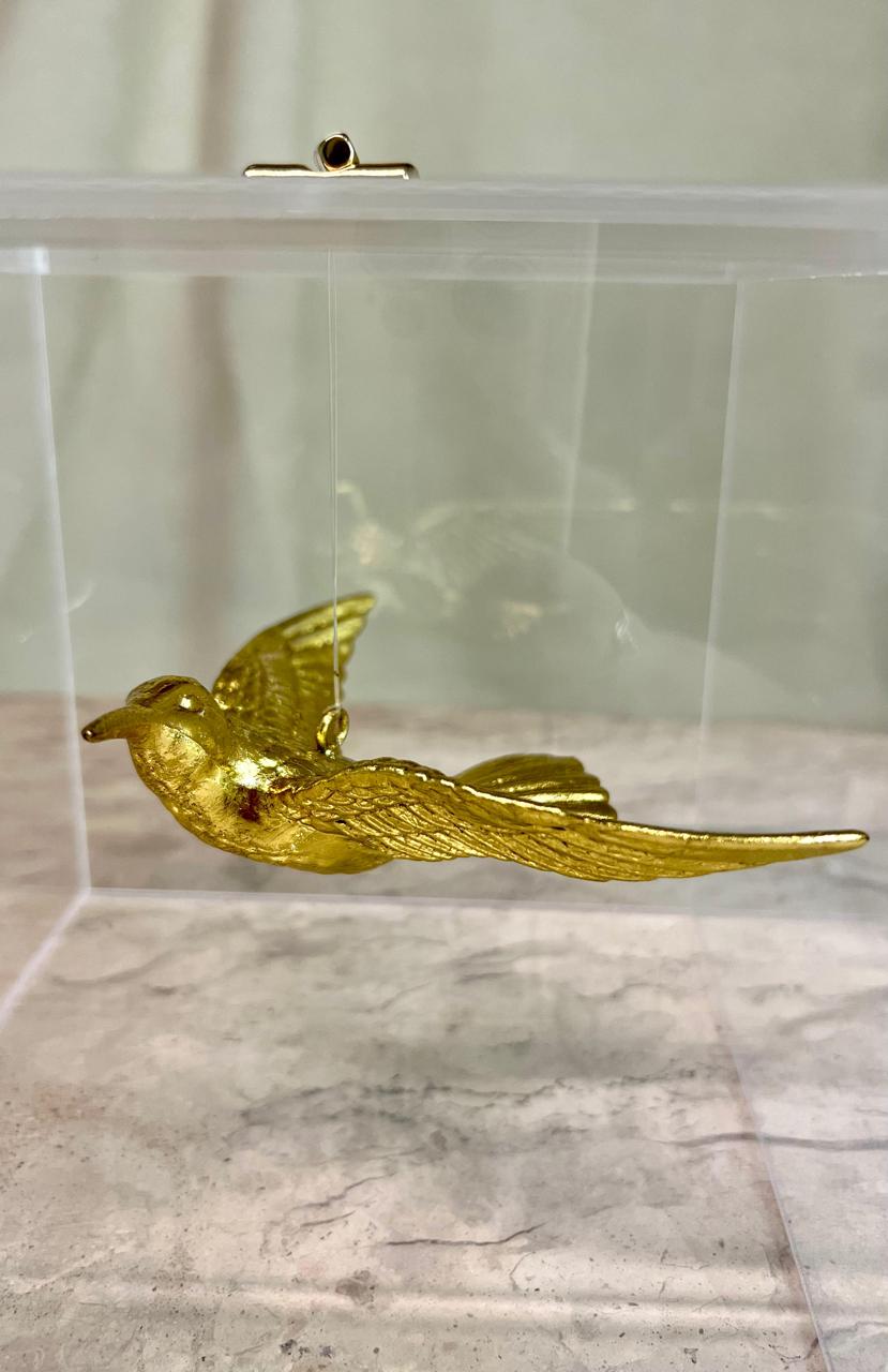 Caixa de Acrílico Beija Flor Flutuando ( prata ou dourado)