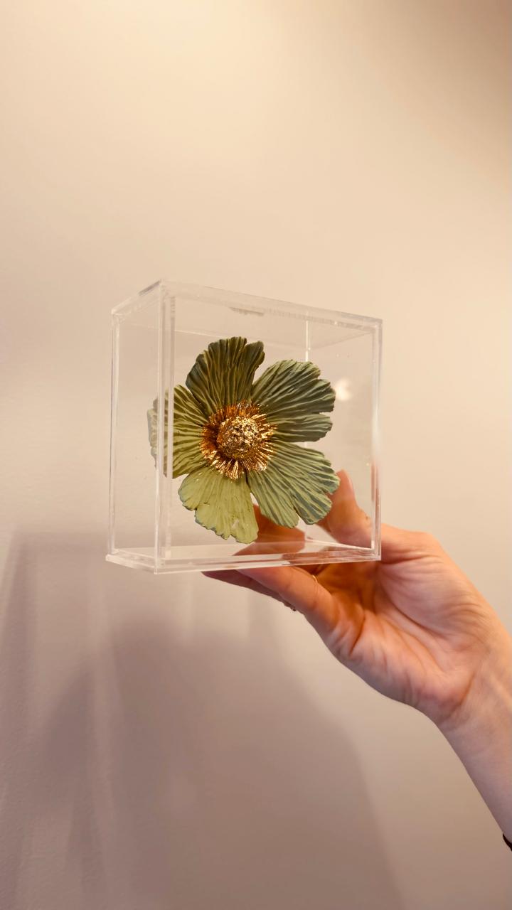 Composição Flor Terracota e Flor Oliva